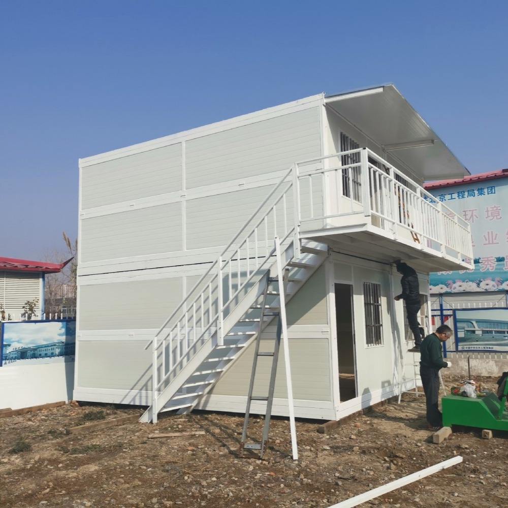Folding modular worker accommodation unit